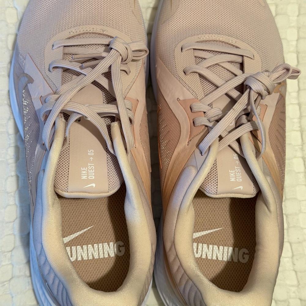 Nike Women's Athletic Shoes - Light Pink size 10 Never worn